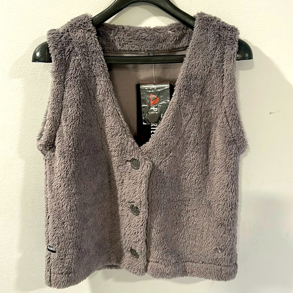 NWT Polartec light brown faux fur vest featuring Polartec fleece size 40